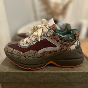 WOMEN'S GG RHYTON SNEAKER